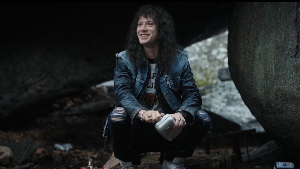 joycelhopper's tweet image. when eddie munson smiles, a year is added to my life tbh. #StrangerThings