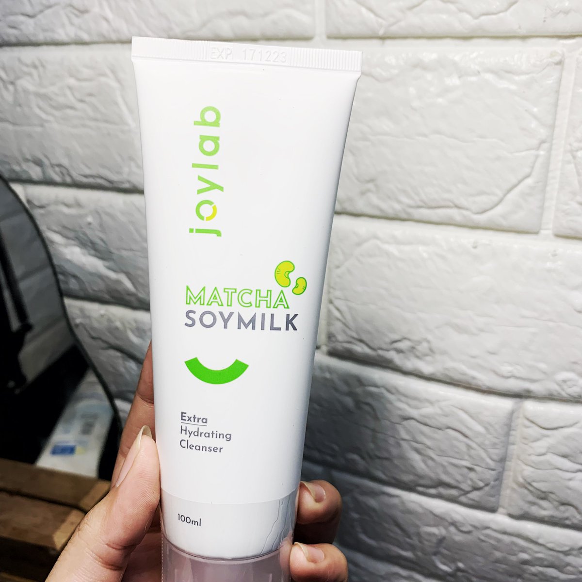 fitaminci's tweet photo. ▪️Joylab Matcha Soy Milk 

I think I will give this one 11/10 alias enak bangettt, lembabb banget dan segerrrr. Dengan texture milky gel,  hampir gak ada si baunya bener bener subtle bau matcha nya 

🖇: https://t.co/iO1SzUhvre (mumpung diskon 30k) https://t.co/VjajwORIXc