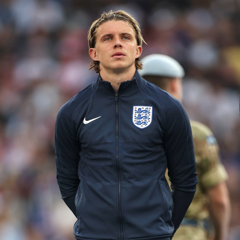 ChelseaFC's tweet photo. Conor Gallagher on:
• His future. 🔮
• England x Chelsea representation. 🏴󠁧󠁢󠁥󠁮󠁧󠁿
• Improvements to his game. 📈