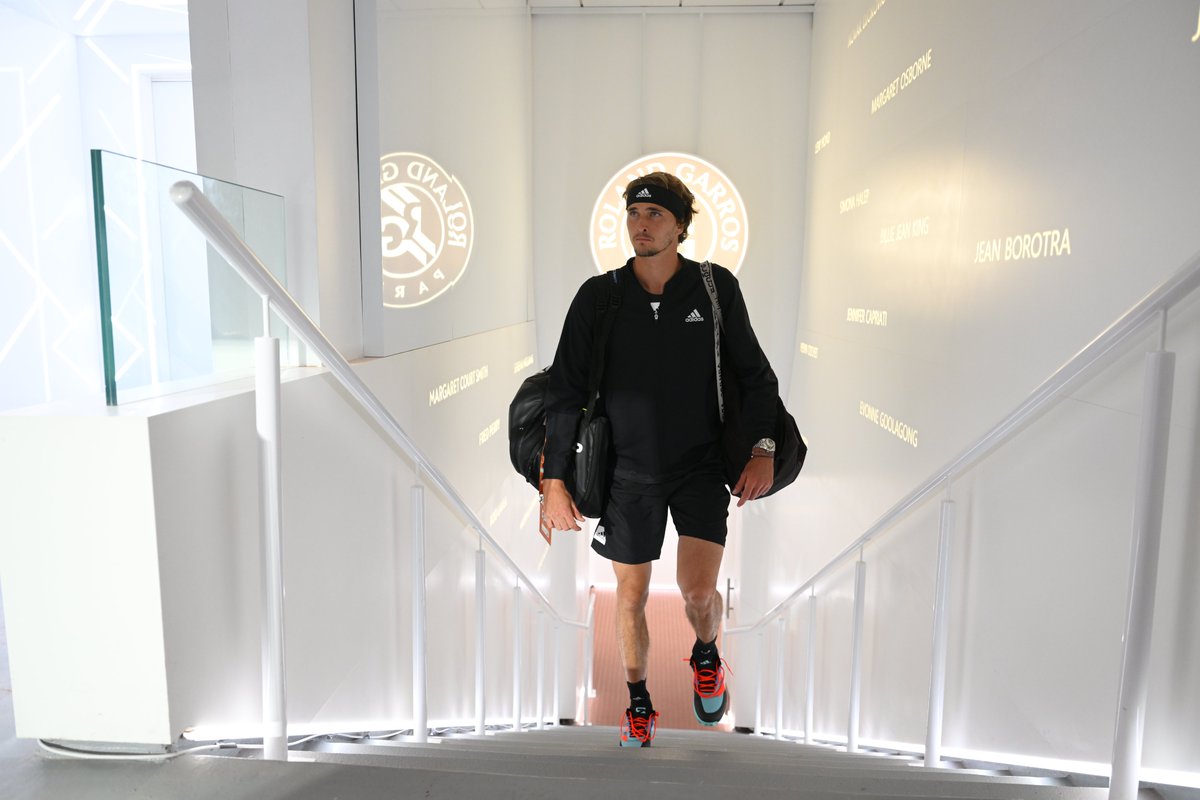 vapormax with long socks