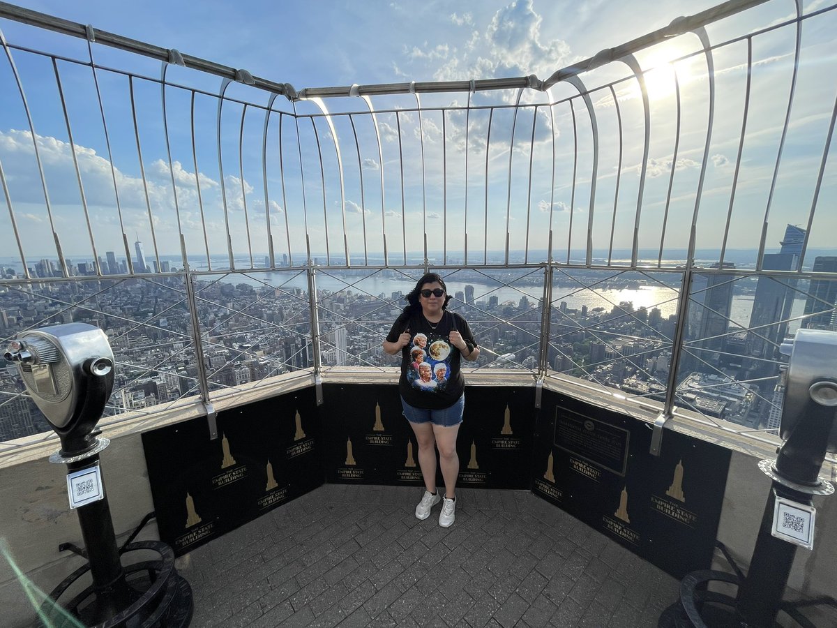 iealv's tweet photo. The Empire State Building - The Met - The American Museum of Natural History #NYC https://t.co/PQ0xfkBTNm