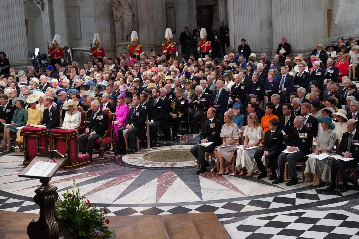 ClarenceHouse's tweet photo. Thank you, Your Majesty, for 70 years of unwavering and dedicated service 🙏

The Prince of Wales and The Duchess of Cornwall, along with other members of The @RoyalFamily, attended a Service of Thanksgiving at @StPaulsLondon for The Queen’s #PlatinumJubilee. https://t.co/OTcrxg2lXU