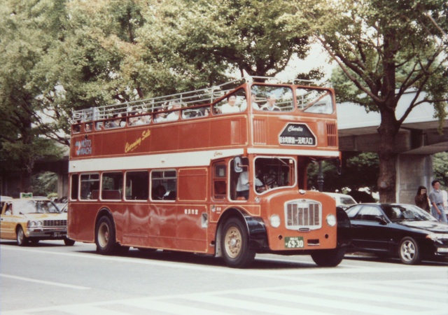 تويتر おーたむ على تويتر Yes開催中に運行されていた２階建てオープントップロンドンバス たしか チャーリー って愛称が付いてた 桜木町駅 元町入口を運行 元町商店街がスポンサー って 見れば分かりますね 横浜市営バス T Co Yq7ugopkvl