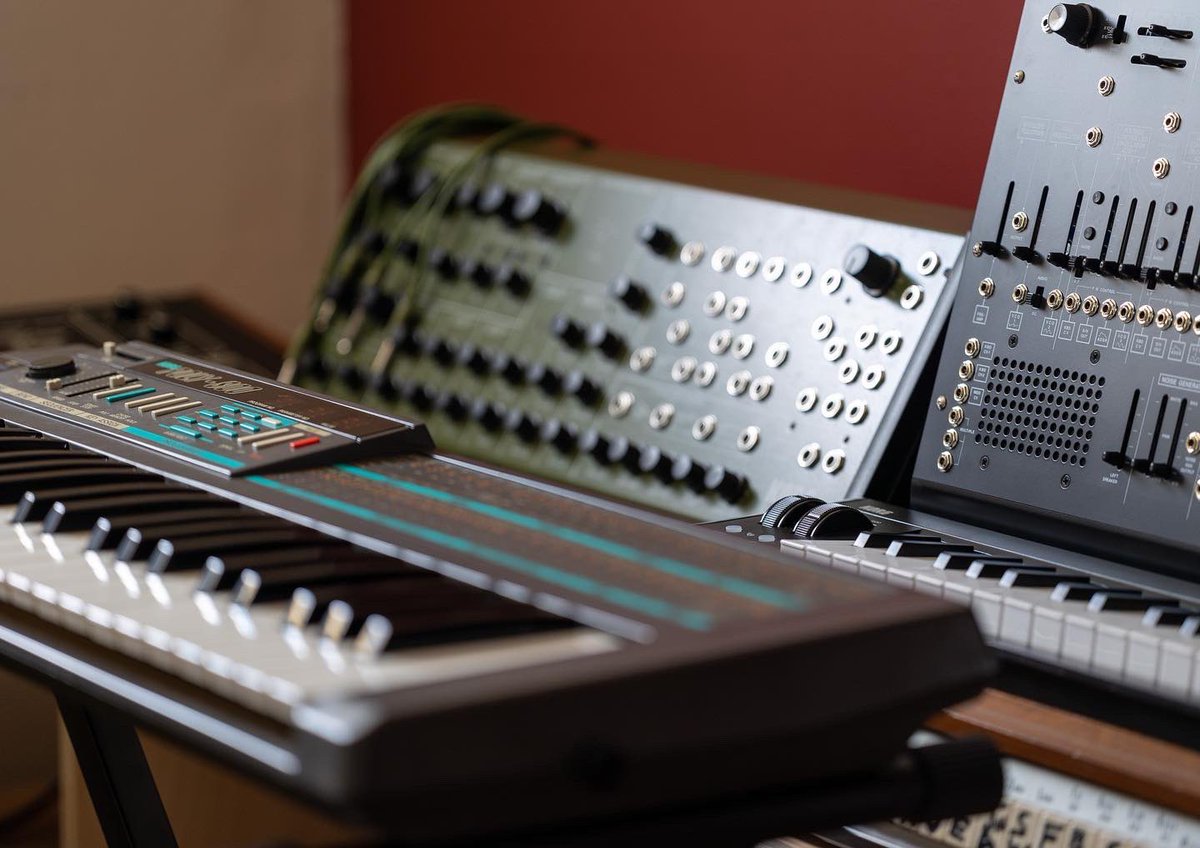 BridgeSetSound's tweet image. Studio soft launch! Rent our studio for producing, mixing, sample collecting, synths, content creation and more. Located in Philadelphia! #studio #producer #philly