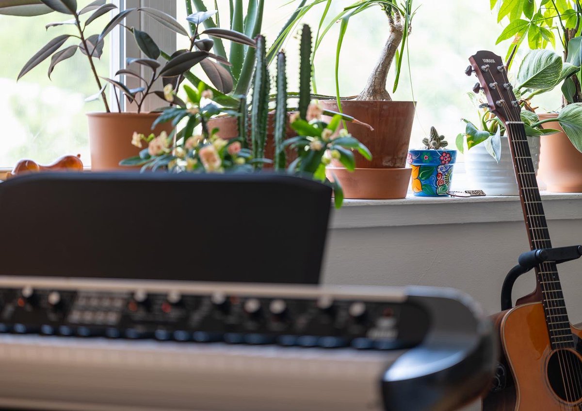 BridgeSetSound's tweet image. Studio soft launch! Rent our studio for producing, mixing, sample collecting, synths, content creation and more. Located in Philadelphia! #studio #producer #philly