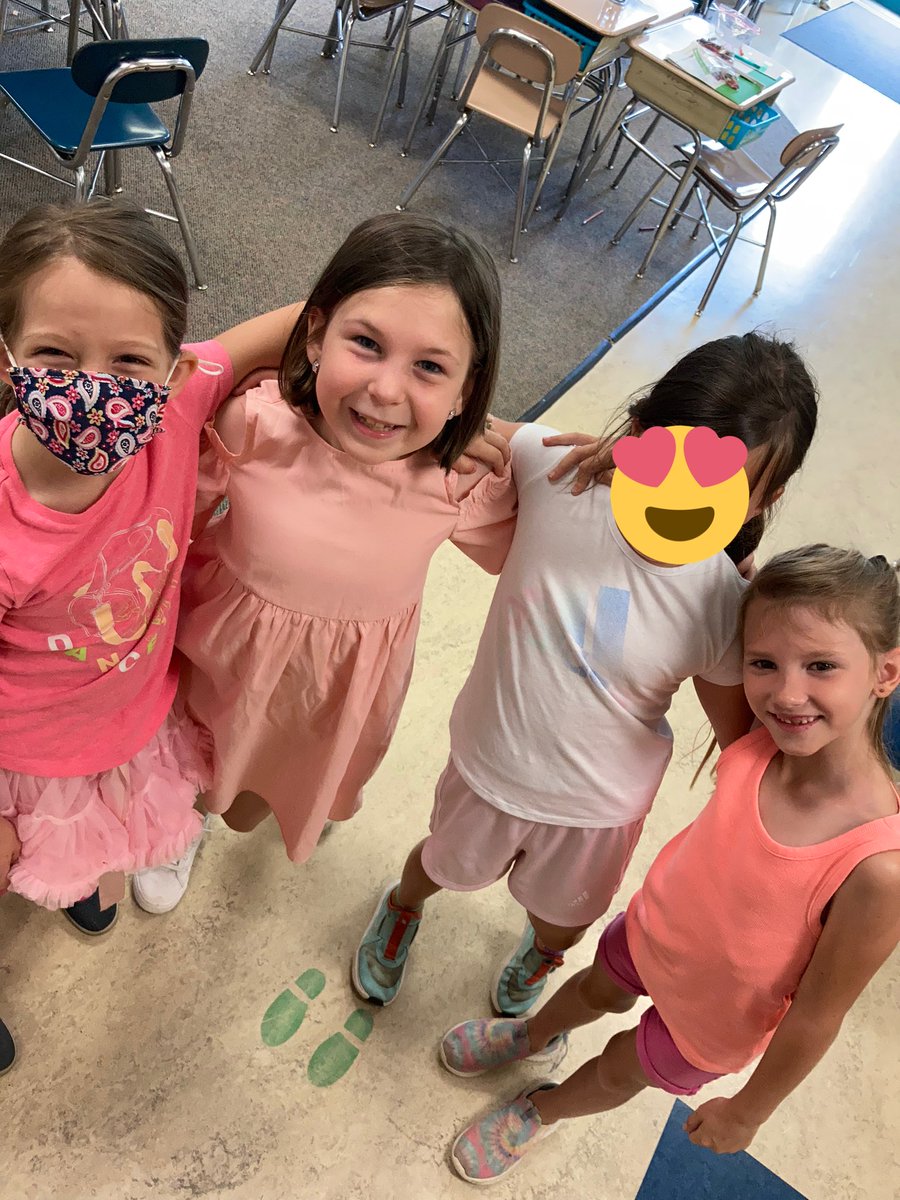MrsJDDrake's tweet photo. Didn’t even plan the pink! Can’t believe this crew will be second graders in a few short weeks! They are coming for you @MrsNicMc! @BESFirefly https://t.co/fu99bZkquz