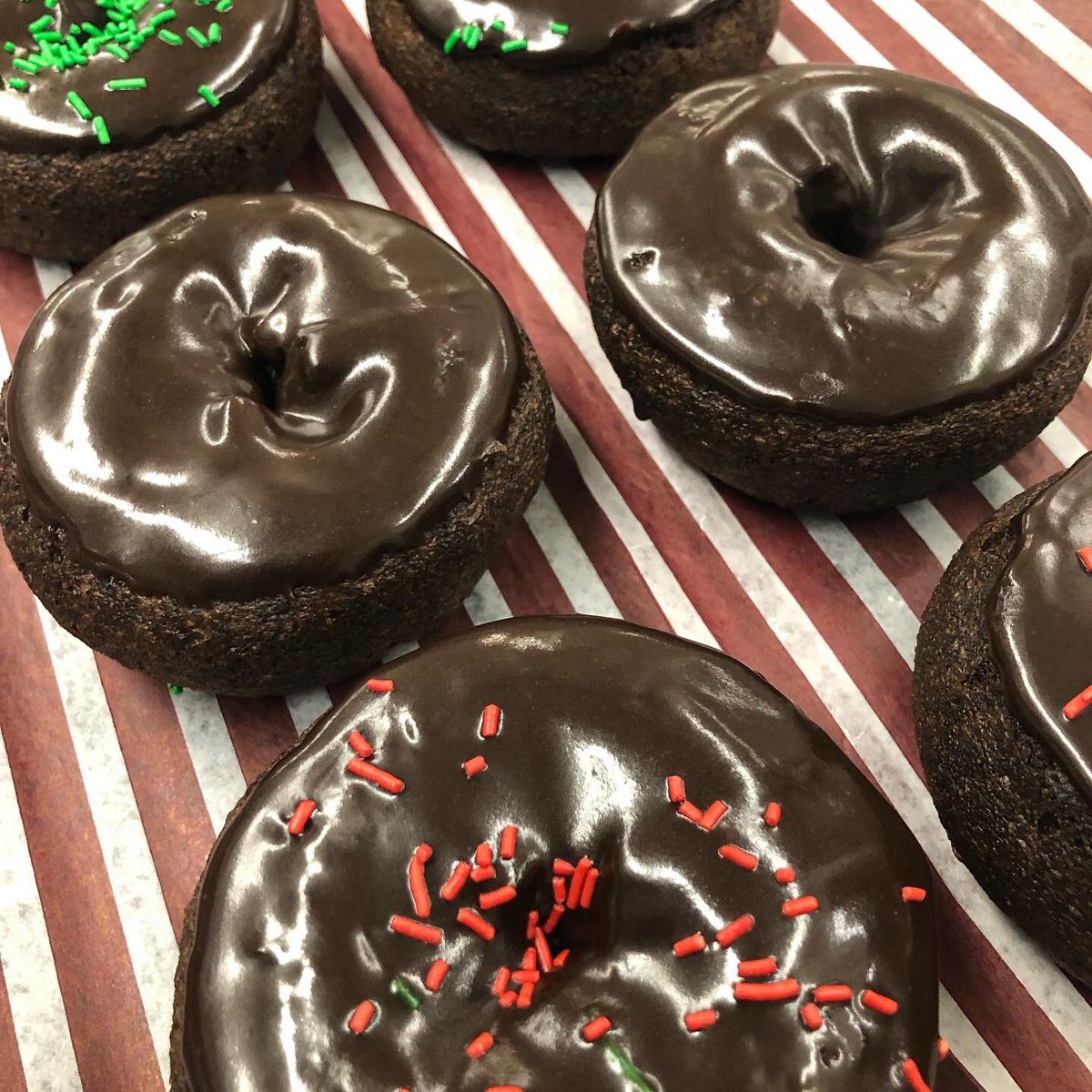 🍩Today is National Donut Day! 🍩 Celebrate at <a href="/OtonabeeCollege/">Otonabee College</a> with our limited time BOGO 50% off offer.   
Fun fact: Canada consumes the most donuts &amp; has the most donut shops per capita of any country in the world! ✨