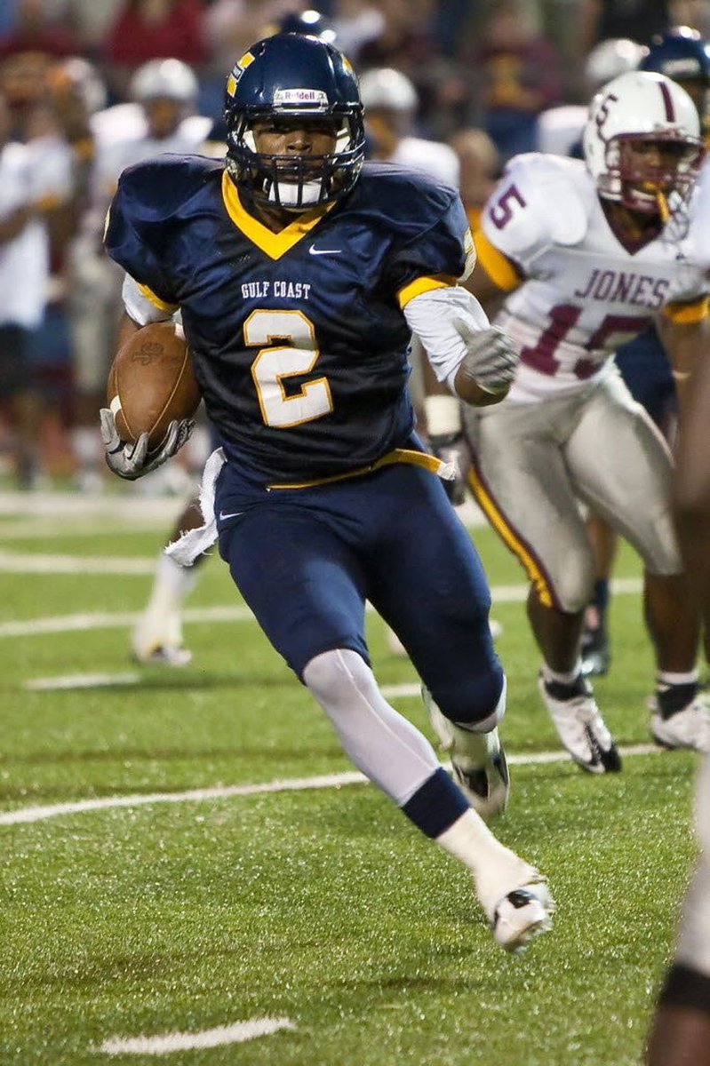 DemariousLever1's tweet photo. After a good talk with @rsmem32_rod I am Blessed to say I have received a offer from Mississippi Gulf Coast‼️
#AGTG @nester_nick @coach_leeclark https://t.co/HxvBXmSQtx