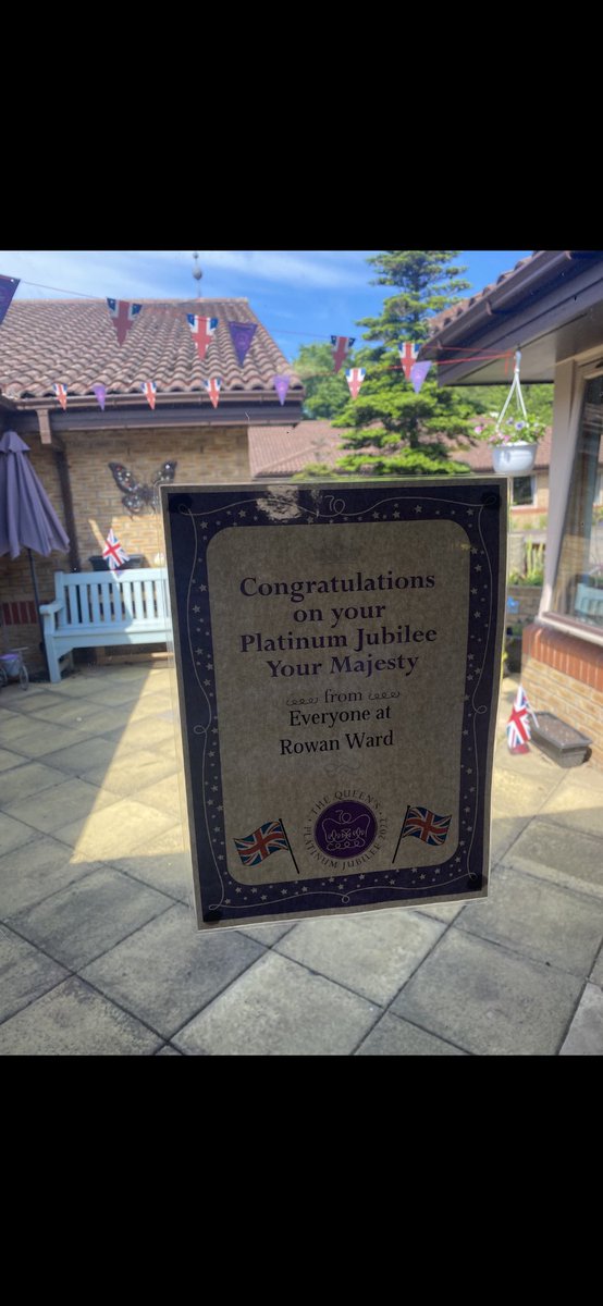 Jubilee celebrations at Rowan Ward, Ferryfield House, beautiful themed lunch complete with a musical accompaniment 🎸🎤 <a href="/EdinburghHSCP/">The Edinburgh Health and Social Care Partnership</a> @JudithproctorCO <a href="/NHS_Lothian/">NHS Lothian</a> <a href="/patwynne70/">Pat Wynne</a> <a href="/almac1405/">Alison Macdonald 💙</a>