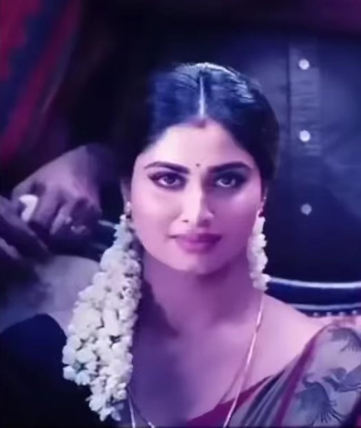 shivuxglory's tweet photo. Happy for u thangam🤧😍
It's been her dream to act in a film 
But her debut film is all over hit...
And its overall Happy to see her success.....❤️ She is making her fans proud each and everyday 💥
Rock it thangamee❤️💎
@iamshivani_n 
#ShivaniNarayanan
#SN01 https://t.co/oReVB7iShA