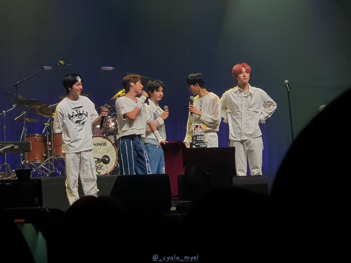 _cyala_myel's tweet photo. ∧＿∧ 
   (｡•ㅅ•｡) ❤️💜💚💛💙
   / つ(⌒⌒) 
   しー    ＼／
역시 원위는 무대에서 가장빛나지.｡.:*✧
처음 콘서트 갔을 때 의 그 떨림,벅참 평생 잊지못해,, 음악으로 너��� 큰 감동과 즐거움을 선물해줘서 항상고마워!
평생 함께하자💖
#원위 #위브 #별보다_빛나는_원위
@official_ONEWE https://t.co/dm8M255oWK