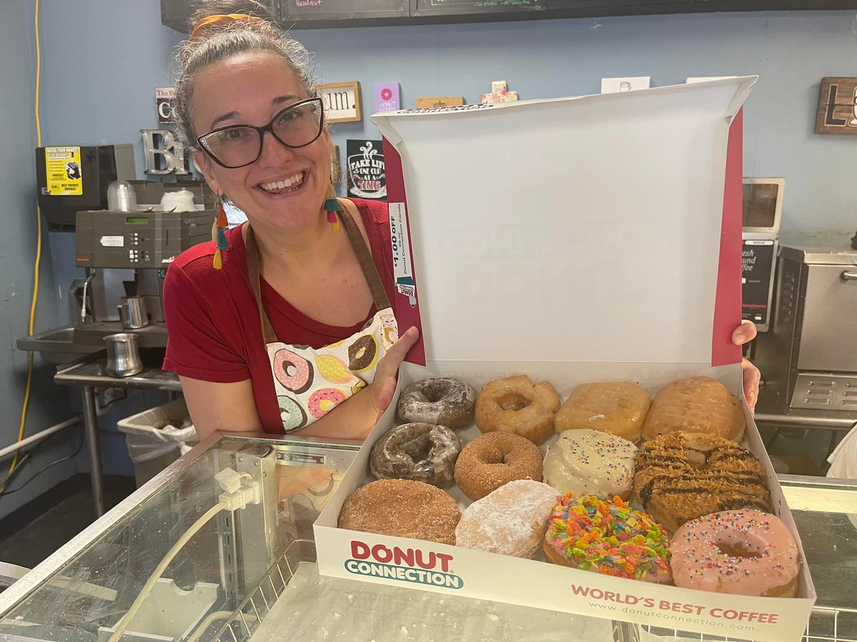 GooseCreekSC's tweet photo. Happy National Donut Day! We are celebrating at City Hall this morning with the help of our friends at Donut Connection in Goose Creek ... delicious!
@freshdonutsgc #NationalDonutDay #creekrising https://t.co/nDP37g3M43