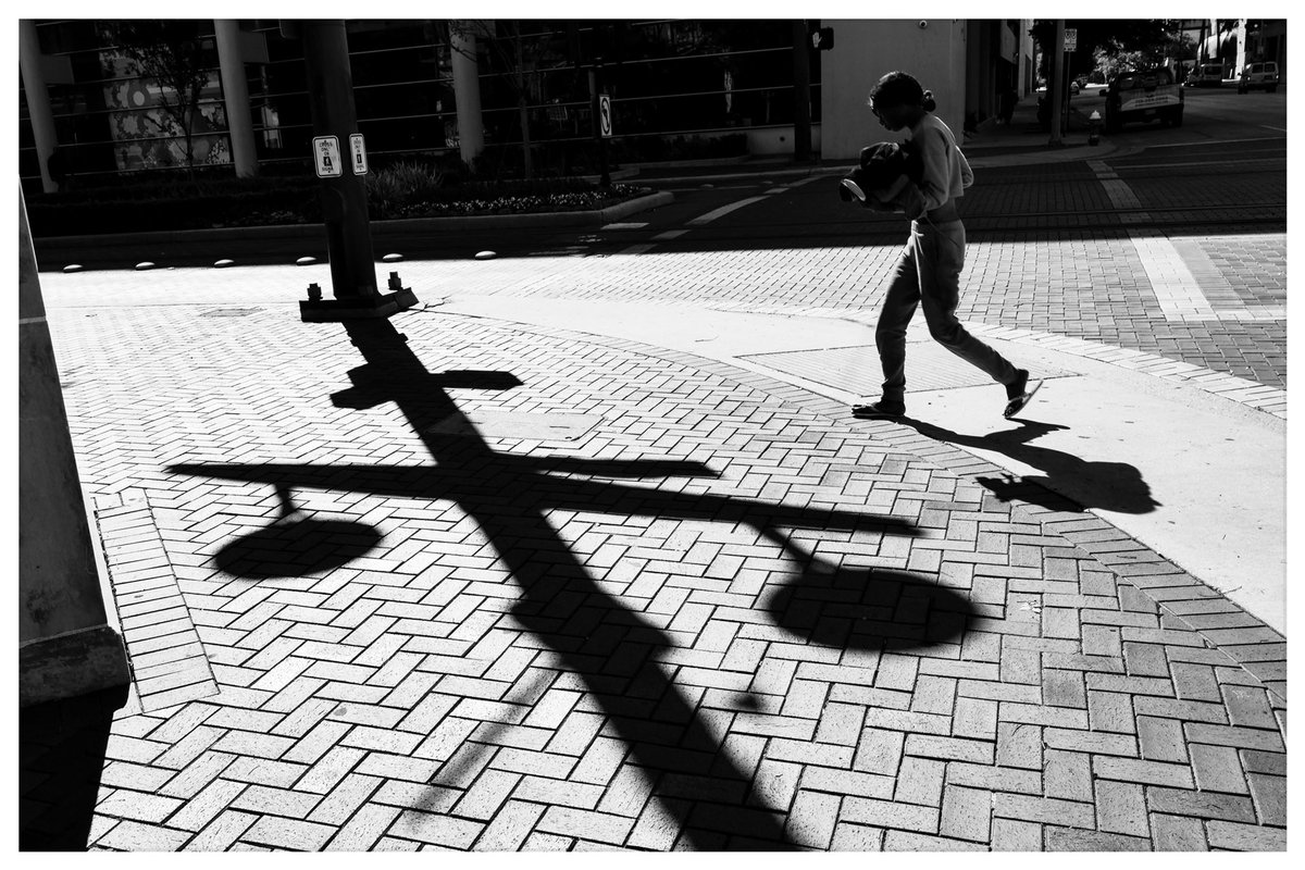 lightshadowhtx's tweet photo. #streetphotography #LeicaQ2 #Houston https://t.co/KgrRRtJcI4