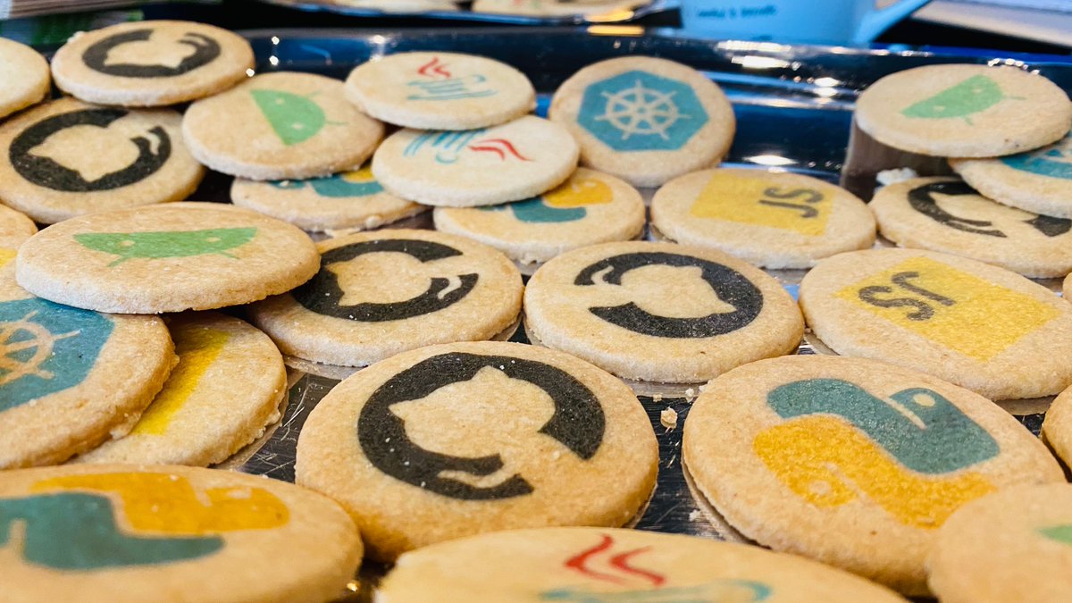 PTC_Tech's tweet photo. 🤩 Le #DevFestLille, c'est... VENDREDI ! 🎉

👋 Nous serons présents avec les équipes de @ptc_tech sur un stand commun !

Venez échanger avec Anaïs, Magdalena, Maeva et Laëtitia !

On vous a préparé quelques surprises pour l'occasion 🎁 🎬 😁

@GDGLille https://t.co/8Z3k8Q7tM2