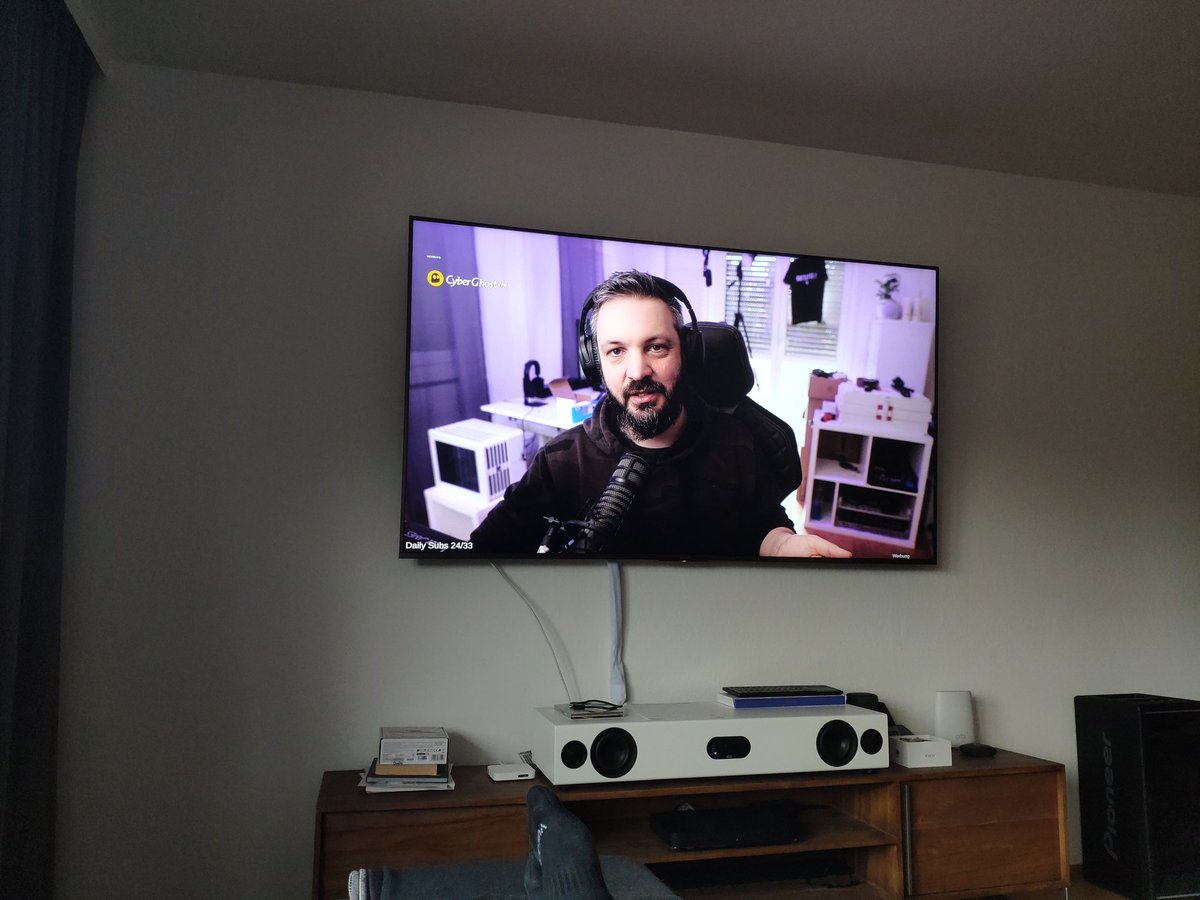 Erst in der abofalle festsetzen und jetz bestimmt er auch noch das TV Programm.... Er steht auf Kohle <a href="/JimPanseGamer/">DieserJimPanse 👾</a>