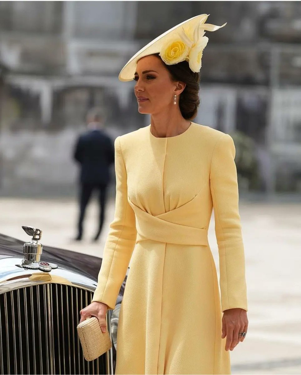 colourandimage's tweet photo. The Duchess of Cambridge looked chic in her Emilia Wickstead buttermilk yellow dress, leaving the amazing hat to make the statement. #Jubilee #DuchessofCambridge #personalstylist #Cork #Academy #stylingthenation https://t.co/JT2ymwPqan