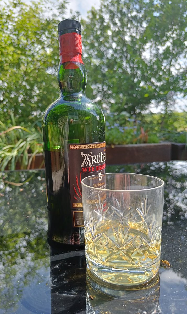 garryhunter's tweet image. Another nice day for another #properdram 🥃