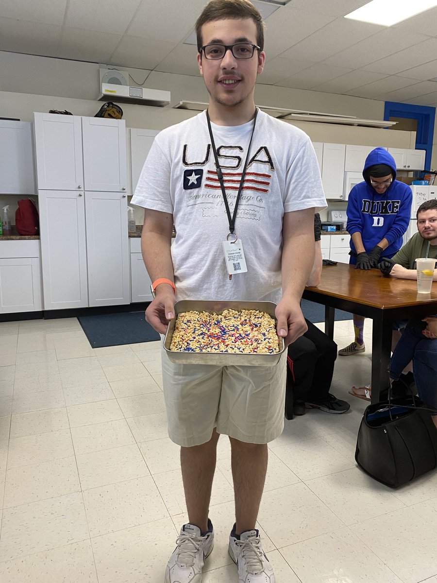 Basketmomma7's tweet photo. Happy Birthday Mr.Basket from the squad at Butler Rise 🥳🎉
#socialskills #communication #cooking #teamwork #transitionedu
#celebrate #Independence
#NoahB https://t.co/sPUlxIXaBa