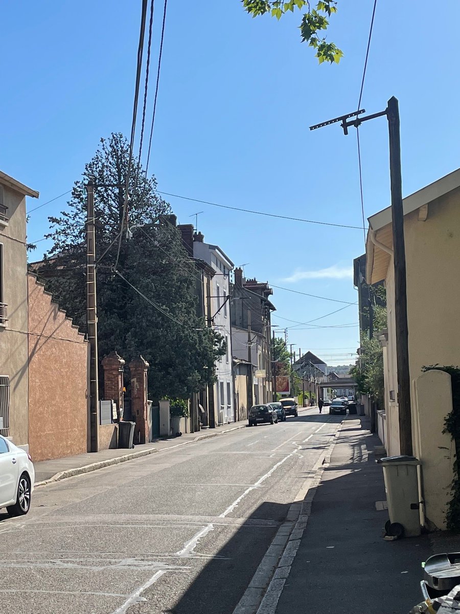 SIGERLy_'s tweet image. [ECLAIRAGE PUBLIC] A #Givors, 2️⃣0️⃣8️⃣6️⃣ points lumineux 💡sont en train de passer en LED. Un projet d'envergure ! 
✅A la clé : 55 % d'électricité consommée en moins soit 69 000 € d'économies annuelles !
👉Merci à #Serpollet qui déploie les nouveaux luminaires sur le terrain