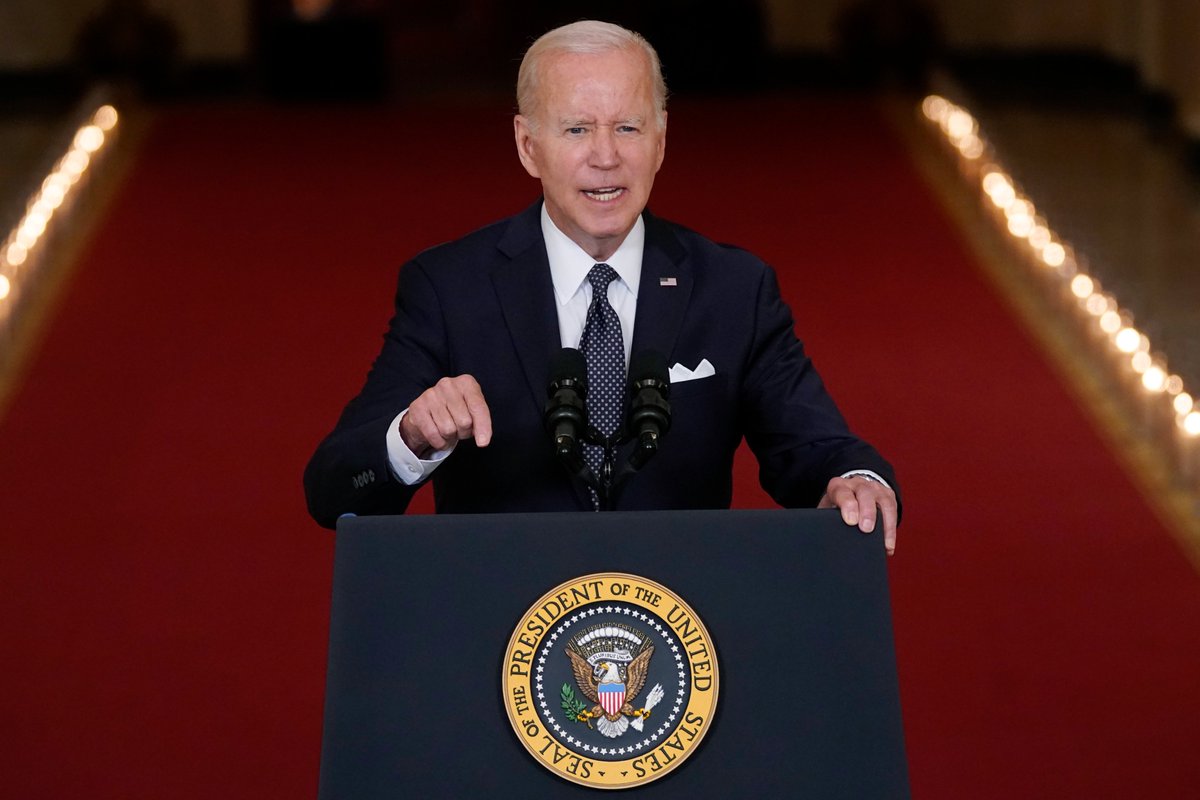 F2Washington's tweet image. 🔫 #JoeBiden a appelé à "interdire" la vente de #fusils d'assaut aux particuliers dans un discours prononcé jeudi soir. Il a ajouté que le refus de sénateurs #républicains de renforcer l'encadrement des #armes était "inadmissible"