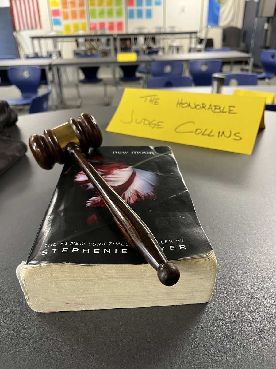 MsCollinsSMS's tweet image. The Outsiders on Trial! 

There were lots of well thought out arguments and some ~spirited~ cross-examinations.

Witnesses were sworn in on a copy of New Moon.

We had a blast with our last unit of the year.

Thanks for being my bailiff, @teachertollis