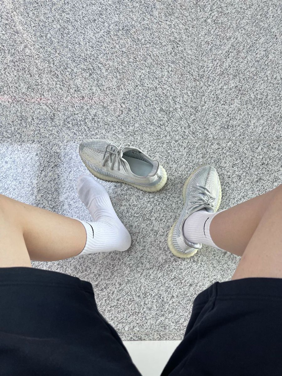 小可爱发来勾引我
非说明天要见我🙄