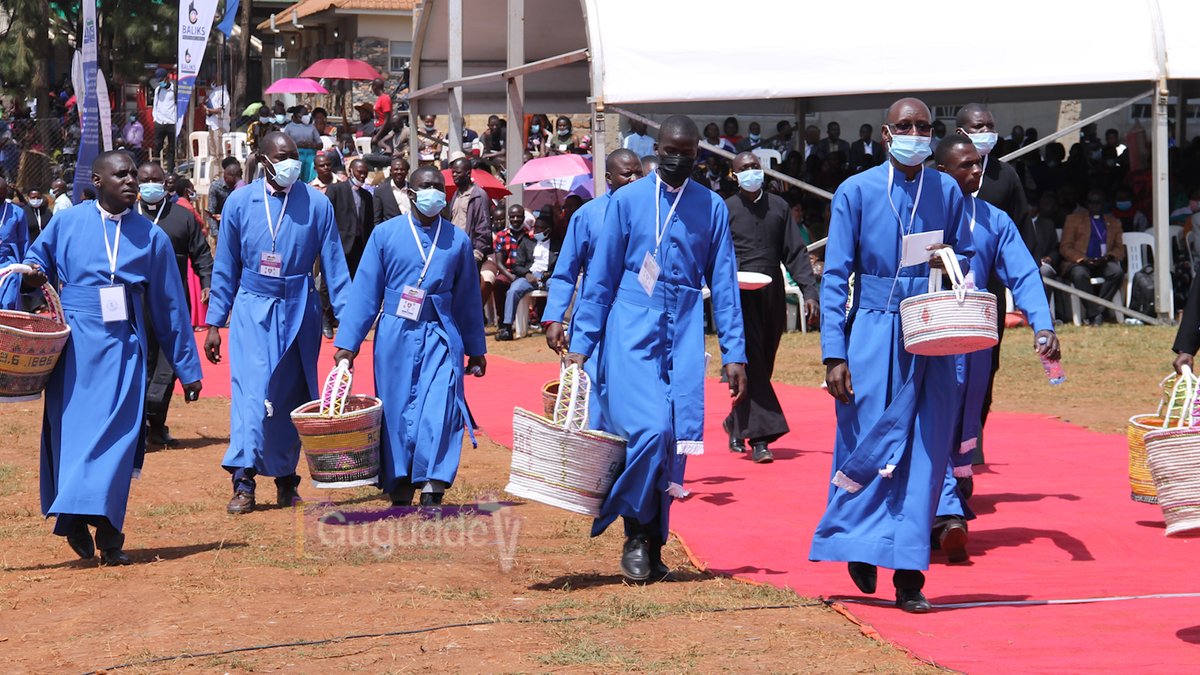 guguddetvuganda's tweet photo. PHOTO| Church of Uganda Martyrs' day celebrations led by The Diocese of greater Ankole.
📸: @KanyesigyeEd 
#GuguddeTvUganda #MartyrsDay2022 https://t.co/267HaB6iKT