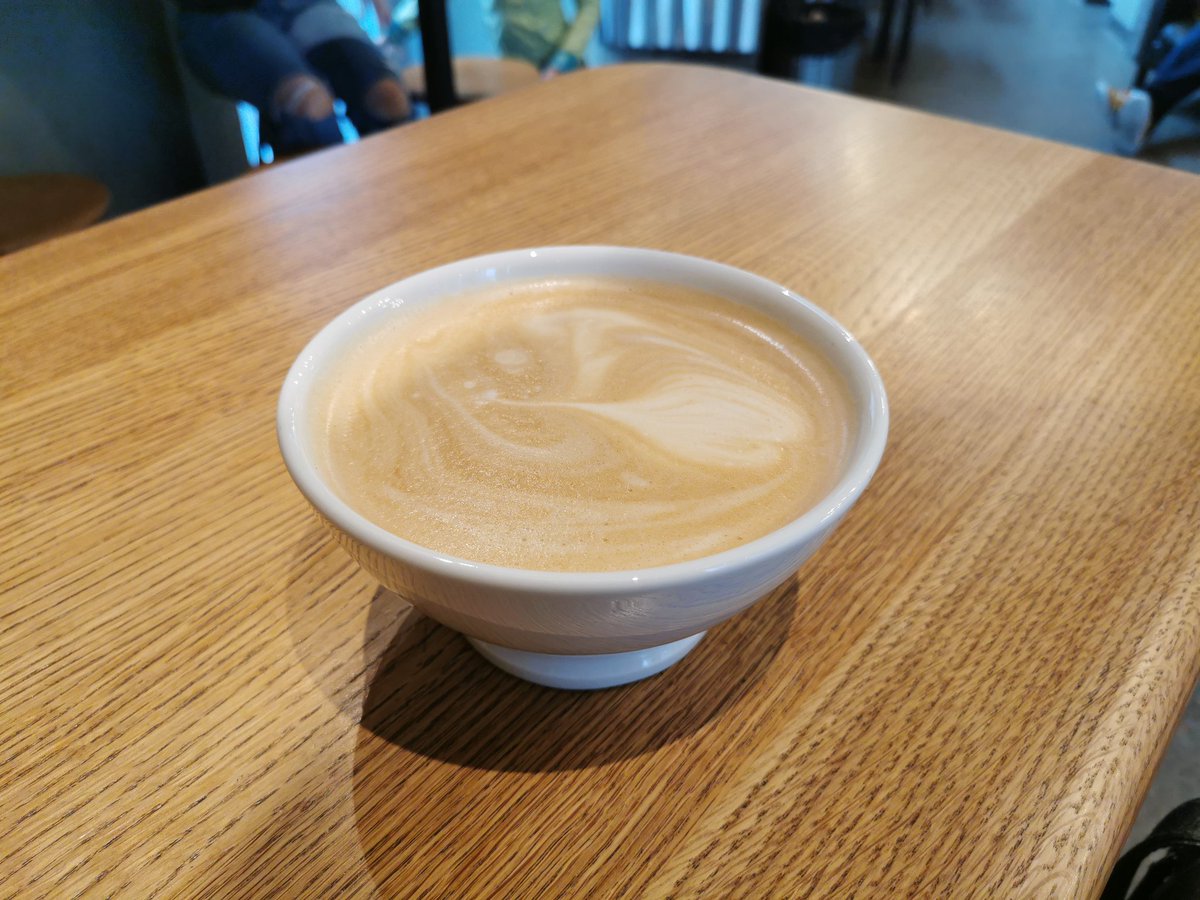 ovicabra's tweet photo. En #Oslo pides un café con leche y te lo sirven en #cunca https://t.co/cPDG10Aqm1