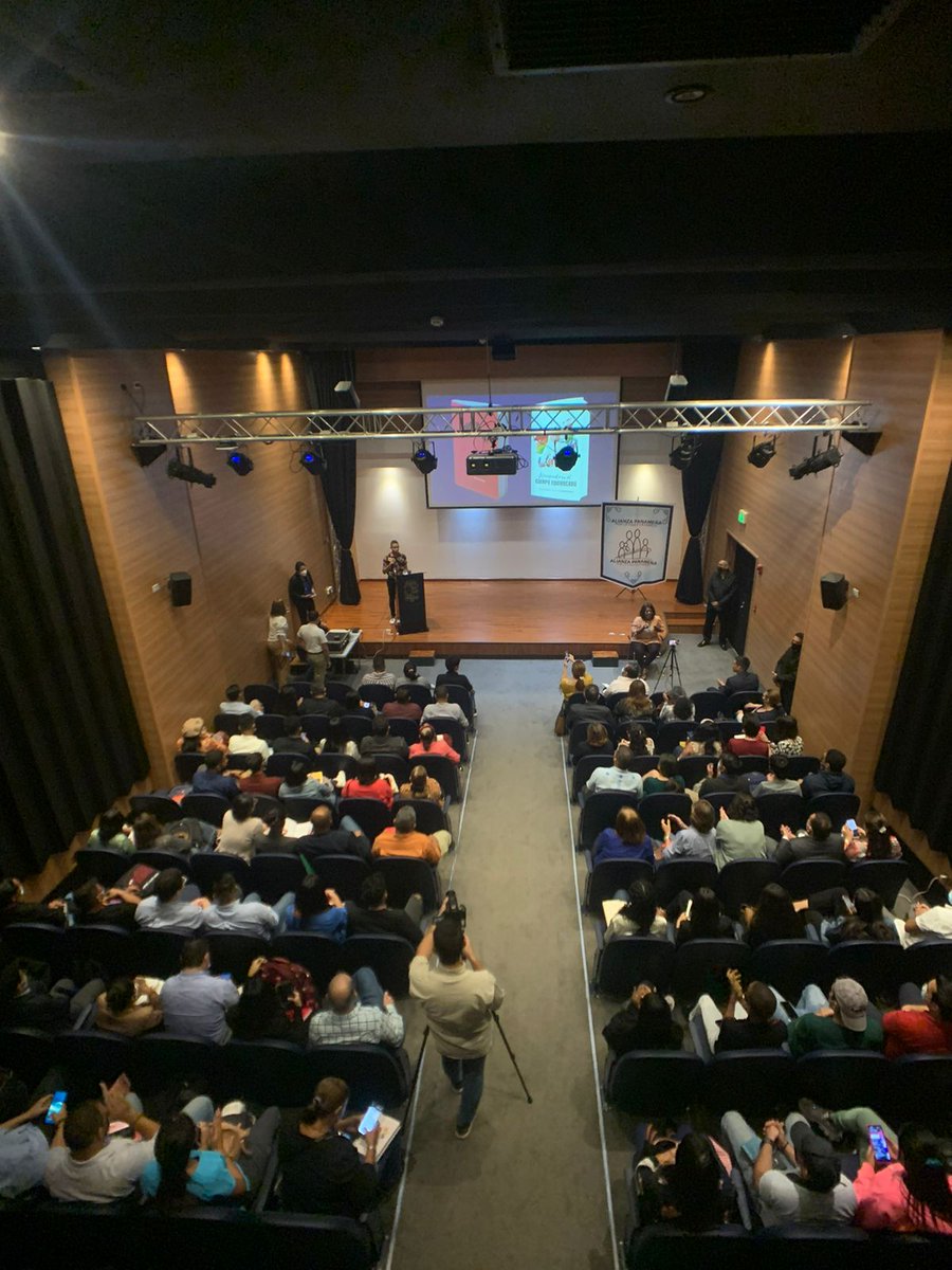 AjProvida's tweet photo. Todo un éxito la conferencia en Panamá, titulada: Familias diversas ¿Un ataque a la familia tradicional?, dictada por el reconocido @PMunozIturrieta 

#MesDeLaFamilia
#PanamáEsProVidaYFamilia https://t.co/nLVSico8to