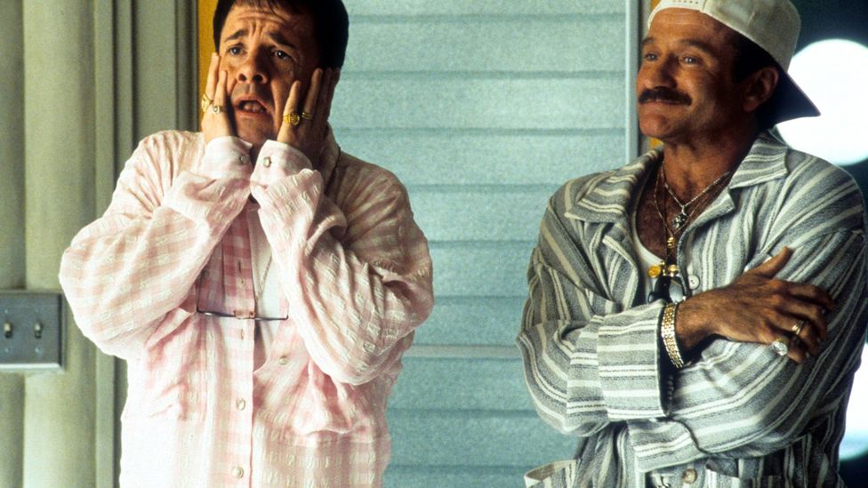 #HappyPride! Enter #TheBirdcage for a #FBF trip back to 1996. A fabulous farce where a conservative family enters the world of drag club owners #RobinWilliams and #NathanLane, The Birdcage is a film about self-acceptance and living authentically. 🏳️‍🌈🏳️‍🌈🏳️‍🌈

streamingthisweekend.com/pride-month-fa…