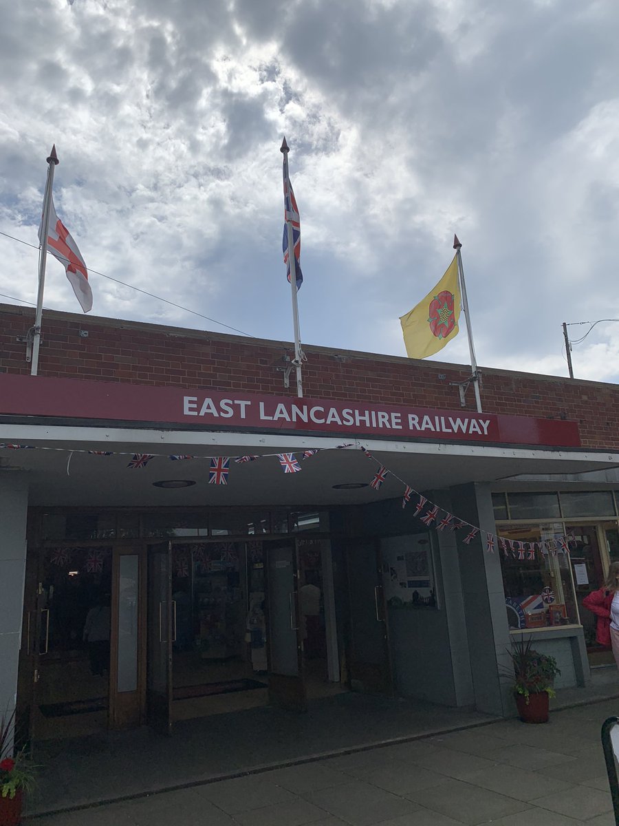saimathewriter's tweet photo. I’ve arrived at East Lancashire railway on Bolton Street in #Bury, where there is a programme of events and train rides to mark the Platinum Jubilee. The flags and decorations look amazing 🎉🇬🇧 @MENnewsdesk https://t.co/531pYs0u6g