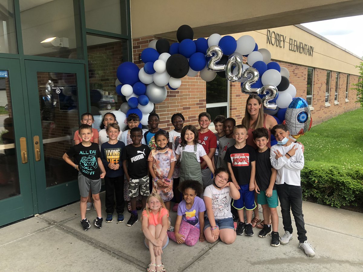 MsLindsay09's tweet photo. What a great school year with a great group of kids! Happy Summer, Wayne Township! https://t.co/jyk1BoGyBw