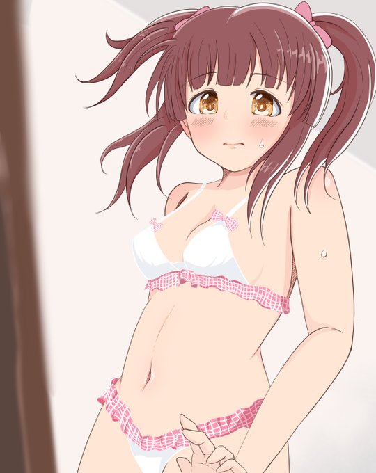 可愛いと思ったけど結構大胆な下着だった智絵里ちゃん 