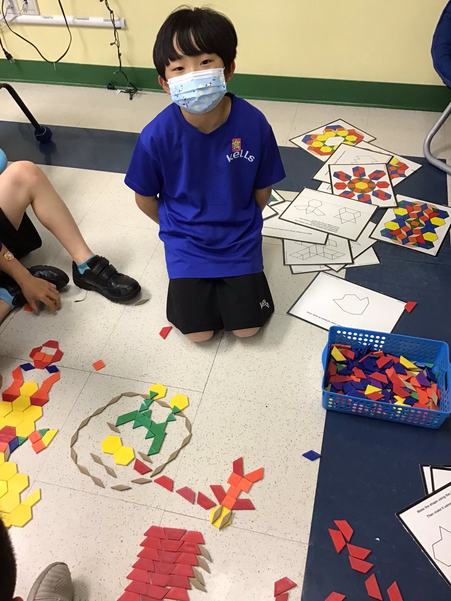 MsSpecksClass's tweet photo. Getting creative with pattern blocks and recreating #characters from the story we read this morning, completely unprompted!  Love it!  #literacyconnections #storiesinart https://t.co/qOk5d0dFDw