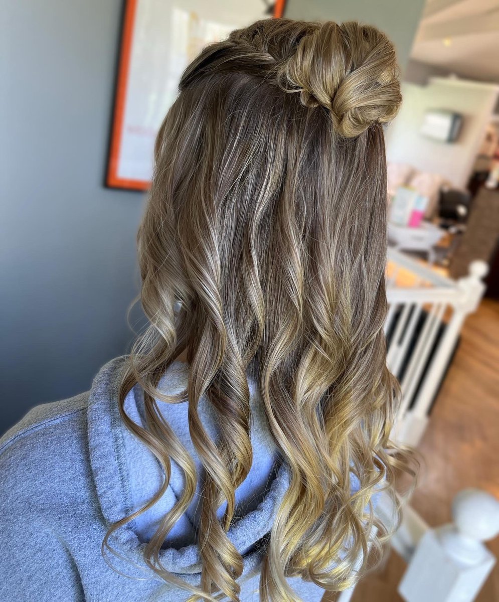celestinesalon's tweet photo. A little rewind back to prom 🤩 
-
-
#prom #prom2022 #halfuphalfdownhairstyle #halfuphalfdown #celestinesalon #cosmetology #hairsalon #hairstyles #hairstylist #darien #darienhair #chicago #behindthechair #schwarzkopfusa #schwarzkopfcreators #surfacehair #illinois https://t.co/3bmtrhrWnq