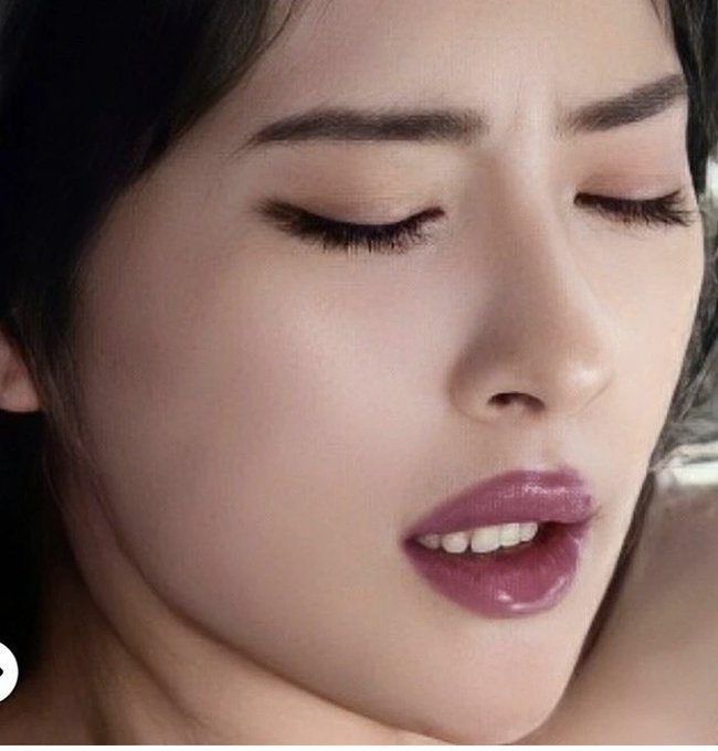 インスタでタグ付けされてたんだけど、こちらはどなた？？？  うん、、、私に似てるような&hellip;&hellip;  一体どこの国の女性？( ﾟДﾟ) https://t.co/Pj5iOfx9ZQ
