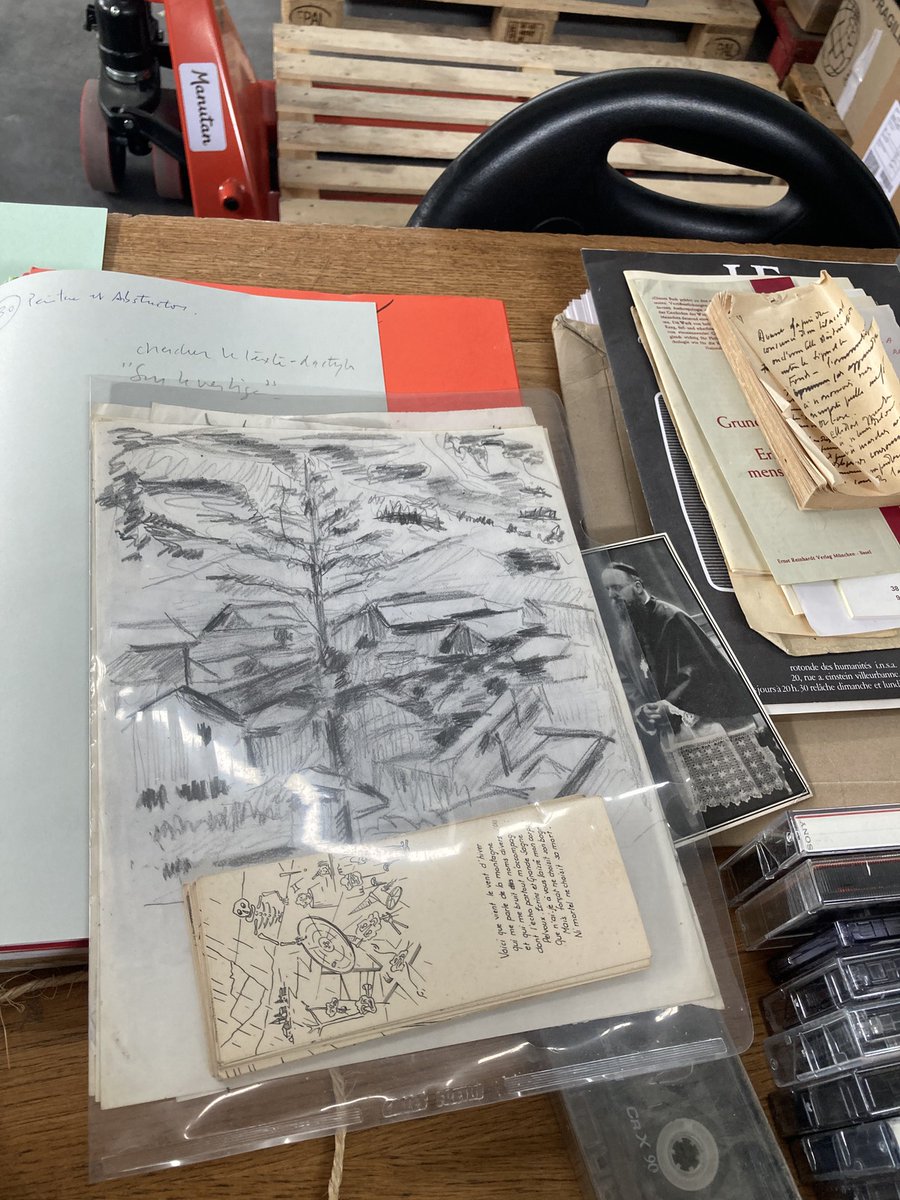 [CHERCHEUR ASSOCIÉ]
#AdnenJdey, docteur en #philosophie de l'université de Tunis, est boursier de la #FMSH. Chercheur associé à l'#imecarchives, il effectue le 1er traitement archivistique du fonds du philosophe #HenriMaldiney (1912-2013)
#recherche #archives #normandie #caen