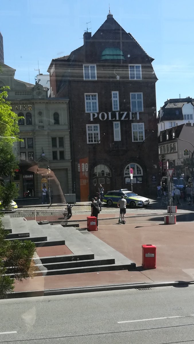 vonAVENdeForum's tweet photo. #Davidwache
#Beatlesplatz hab ich leider nicht gesehen https://t.co/CqOsmjrLcw