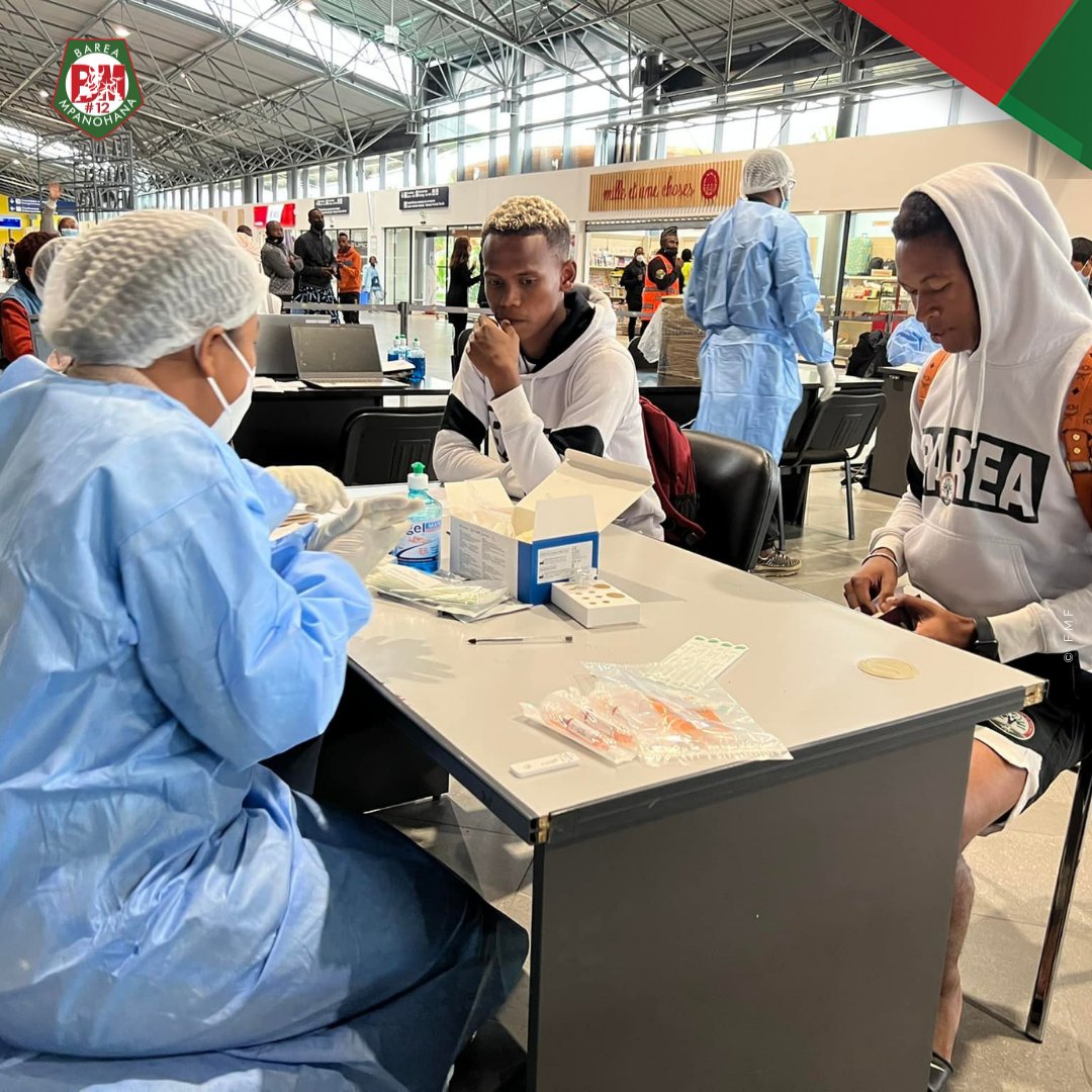 Barea_Bm12's tweet photo. Tongasoa ireo 𝐎𝐦𝐛𝐢𝐥𝐚𝐡𝐲 𝐦𝐚𝐳𝐚𝐯𝐚 𝐥𝐨𝐡𝐚 🐂
Arrivée de nos Barea à Madagascar + Test PCR obligatoire. #AlefaMadagasikara 🇲🇬
Voir toutes les photos : 👉https://t.co/HdTn8nCxg2
.
#barea #tongasoa #antananarivo
#BM12 #Madagascar #Football #bareamandrakizay https://t.co/kRBXVHGpwI