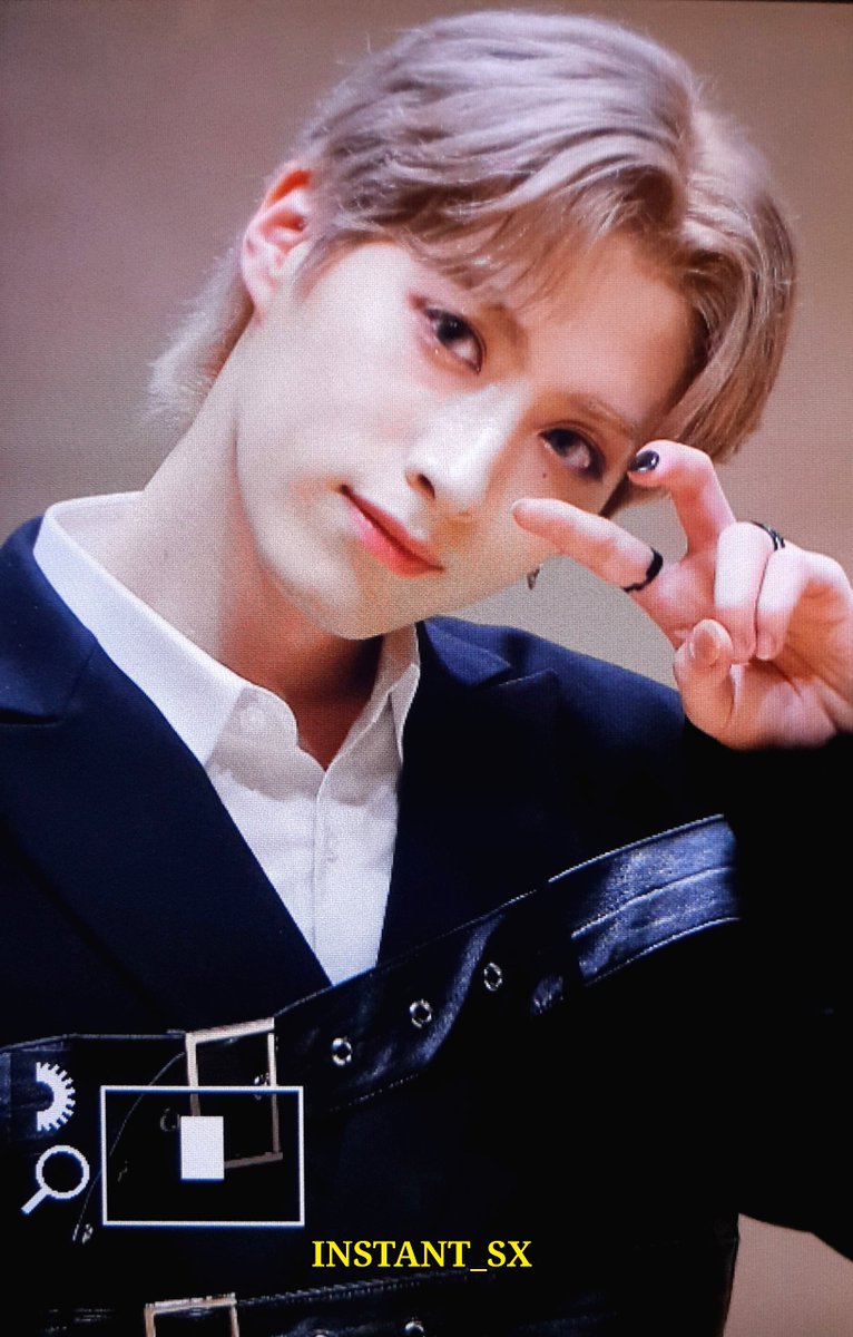INSTANT_SX's tweet photo. 220603 팬사인회 #시온 #원어스 #XION #ONEUS @official_ONEUS https://t.co/uZBcgYf7bb