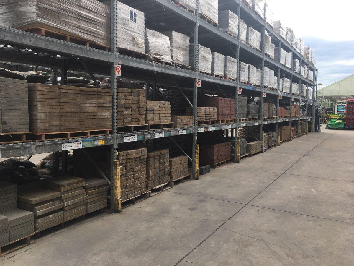 Thank you to Billy and the MST team in 2458 for getting the store ready for the weekend! <a href="/BlueBoxR1/">@BlueBoxR1</a> <a href="/steveyoung456/">Steve Young</a> @D_Strickler2458 @RosaDMSM810 <a href="/MYoungsonLowes/">Michael Youngson</a> <a href="/CrystalNeels/">crystal neels</a> <a href="/BenitoKomadina/">Benito.Komadina@Lowes</a>