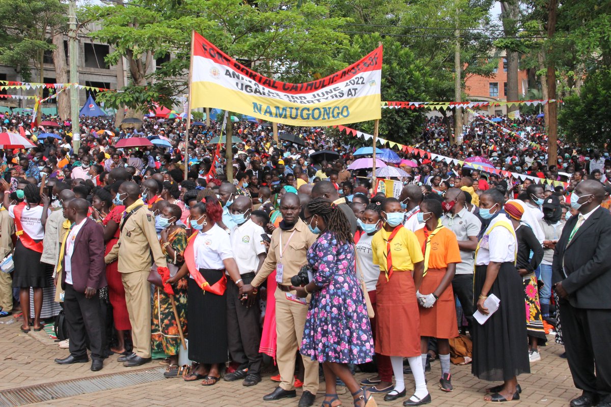 KanyesigyeEd's tweet photo. Fort Portal is not only known for a beautiful, clean town and a tourist city but it's also blessed with organizational skills otherwise well done for #UgandaMartyrs2022 day Celebrations.
📸: @KanyesigyeEd 
#FortportalDioice #GuguddeTvUganda https://t.co/Razi6caR3p