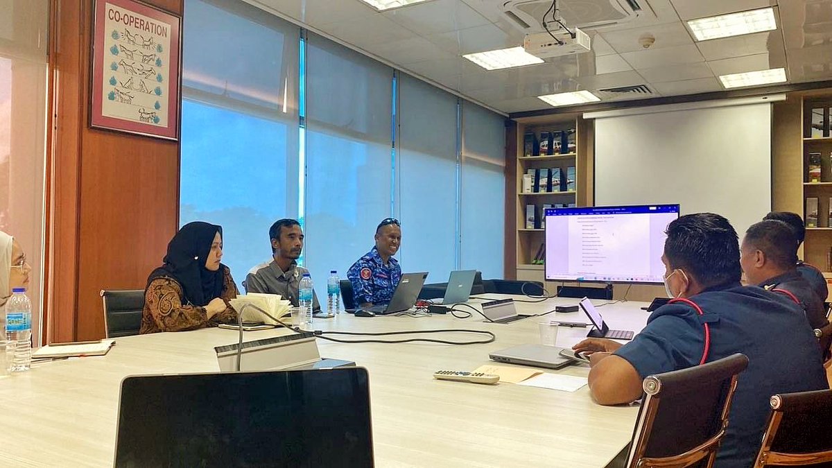 "fitness of flight crew" dan penggunaan perlaksanaan penerbangan drone dari pelbagai agensi bagi tujuan mencari dan menyelamat.
credit photo Dr. Wan Nursheila 
<a href="/KP_bombaJBPM/">YAS Dato' Sri Abdul Wahab bin Hj Mat Yasin</a> <a href="/NaziliMahmood/">Nazili Hj. Mahmood</a> <a href="/rizalbomba/">Mohd Rizal</a> <a href="/capt_saiful/">Muhammad Saiful Nizam Bin Samsudin</a> @FaizalIzani <a href="/faridifwat/">farid ifwat</a>
