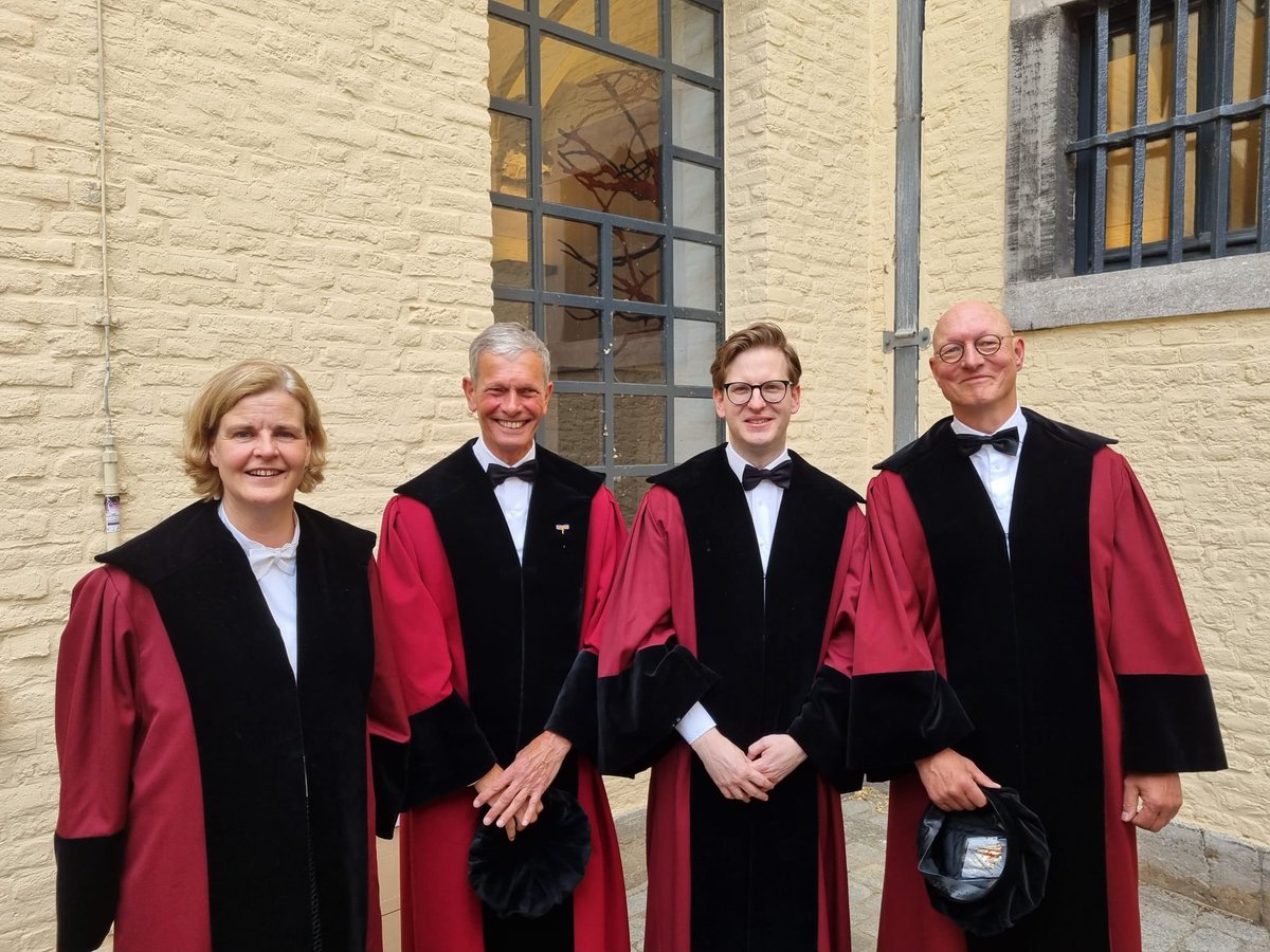 MUMC_GI's tweet photo. Very festive day at @MUMC_GI 🥳
Our very own @IBS_Maastricht has given his inaugural lecture: “A knot 🧶 in the stomach: the unravelment” #IBS #DGBI 

We congratulate Professor Daniel Keszthelyi with this amazing milestone! #GItwitter https://t.co/tlXnxSB9Nz