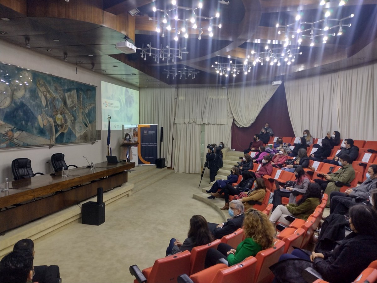 Hub_APTA's tweet photo. Estamos en el lanzamiento del proyecto InEs de Género de @usach @Vridei_usach con coordinadoras del proyecto en las ues y de @AnidInforma♀️💪En breve, nuestra CEO @varinkaf  participará en panel de conversación junto a la premio nacional de ciencias exactas Dora Altbir🤩 https://t.co/LwJfBVxpGC