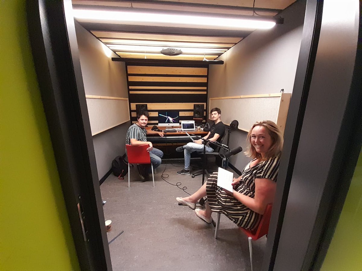 Suzanne8erberg's tweet photo. Spannende nieuwe ervaring; voice-over inspreken voor supergave productie van de @AutismeNVA #expertgroep #autisme en #onderwijs  ism Frits, Armani en Claudia van de @HKUtrecht . Zo gaaf om aan mee te werken,kan niet wachten tot het klaar is #EvenGeduldAUB #SteedsInclusiever https://t.co/UkJvnpko6t