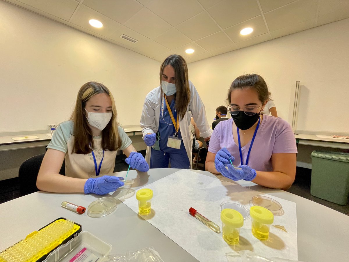 ScienceGTS's tweet photo. ¡Gracias al estudiantado del Colegio Santa Teresa y el IES Jorge Juan!

Vuestro paso por ¡Ponte en su piel! ha sido una gran experiencia.

Animad a vuestros compañeros a participar en Mednight GTS el año que viene. 

@isabial_iis @GVAsanitat @GVAsalualicante @SimIAlicante https://t.co/s4fGnB9rv0