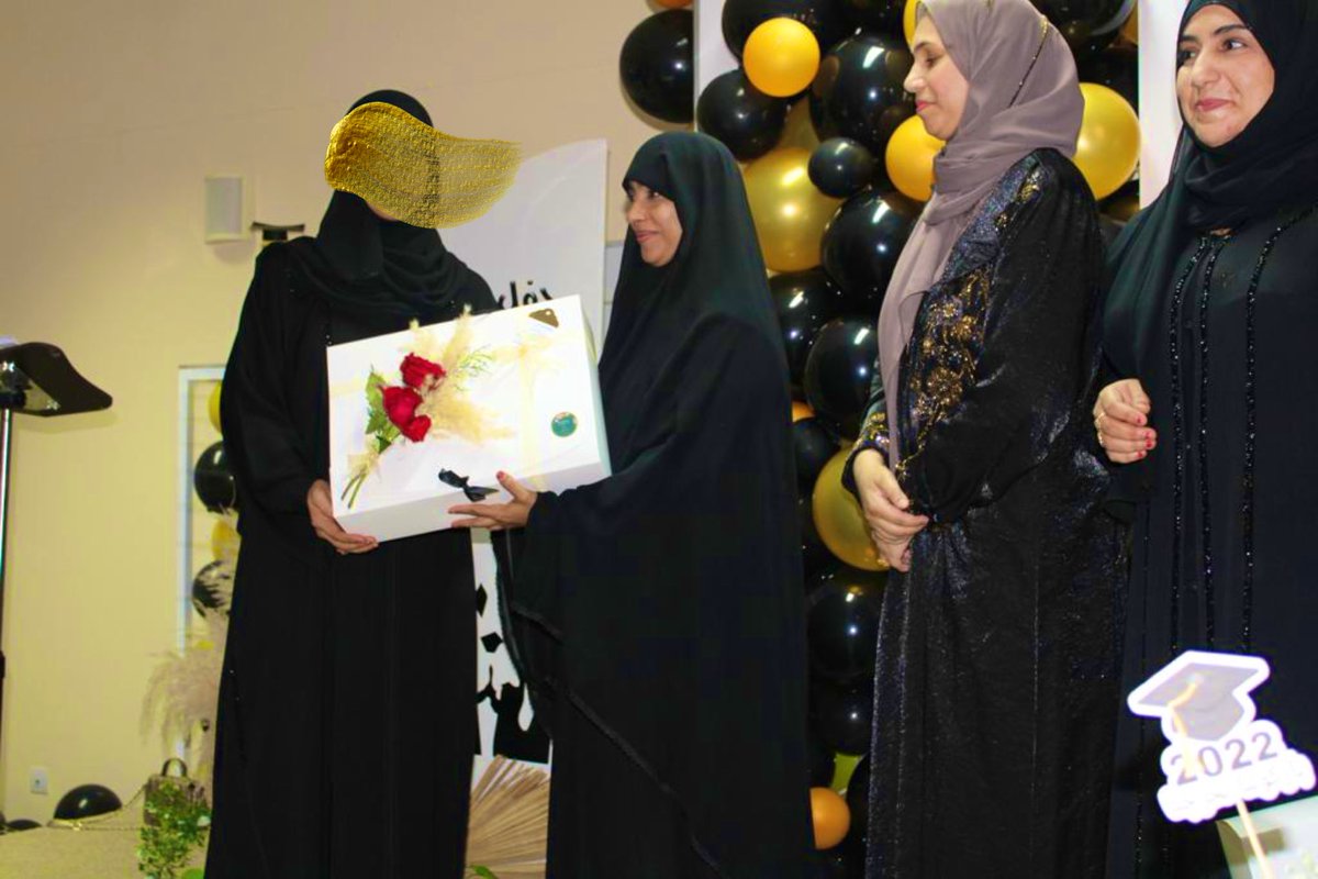 من لا يشكر الناس لا يشكر الله لذا تقدمت معلمة صعوبات التعلم أ/مريم الشامسية
بالشكر الجزيل لمعلمات المجال الأول وتكريمهن على جهودهن المبذولة بالوقوف معها يداً بيد  من خلال متابعة طلابها طلاب تحدي الصعوبات لرفع مستواهم التحصيلي طوال العام✨

#فعاليات_تعليمية_شمال_الباطنة