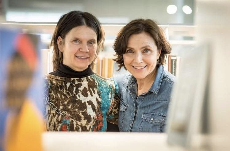 Suomen Lausujain Liiton kesäkurssi #KajaaninRunoviikon yhteydessä 4.-8.7.22. Opettajat: Hillevi Kilpeläinen ja Maija Paunio. ”Keskitymme runon esittämiseen äänenkäytön harjoitusten, runon tulkinnan, läsnäolon ja tarinallisuuden kautta. Ilmoittaudu #KaukametsänOpiston palvelussa!