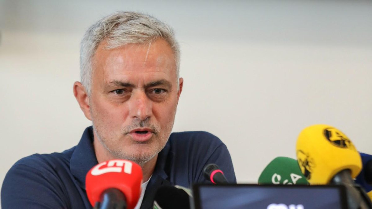 Mourinho: «Na Roma transformei-me numa pessoa muito menos egocêntrica»
maisfutebol.iol.pt/made-in/italia…